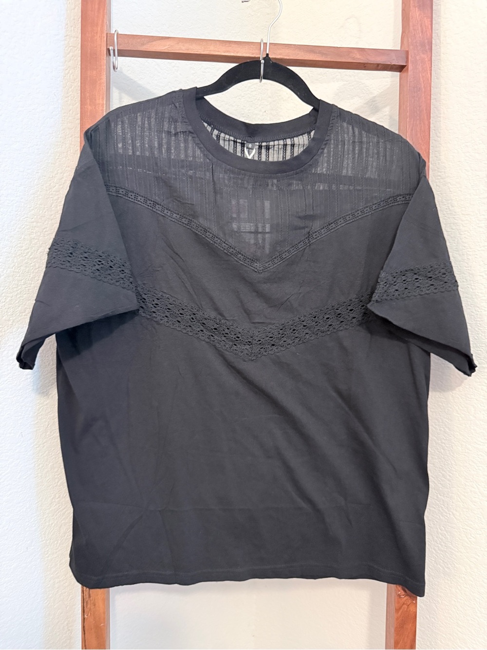 Women’s Short Sleeve Black Lace-Inset Yoke Oversized Tee Size Small